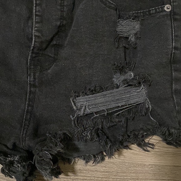 Black Jean Shorts Ripped/Frayed size 8/29 - Picture 3 of 7